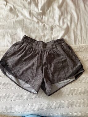 Lululemon Hotty Hot Shorts Shorts 4”